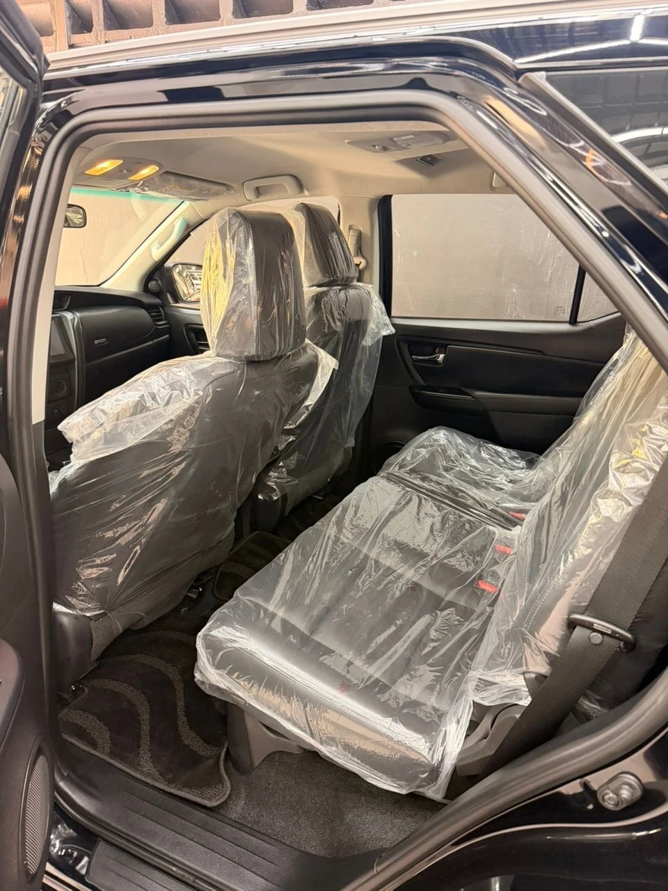 2026 Toyota Fortuner Exr — foto 10