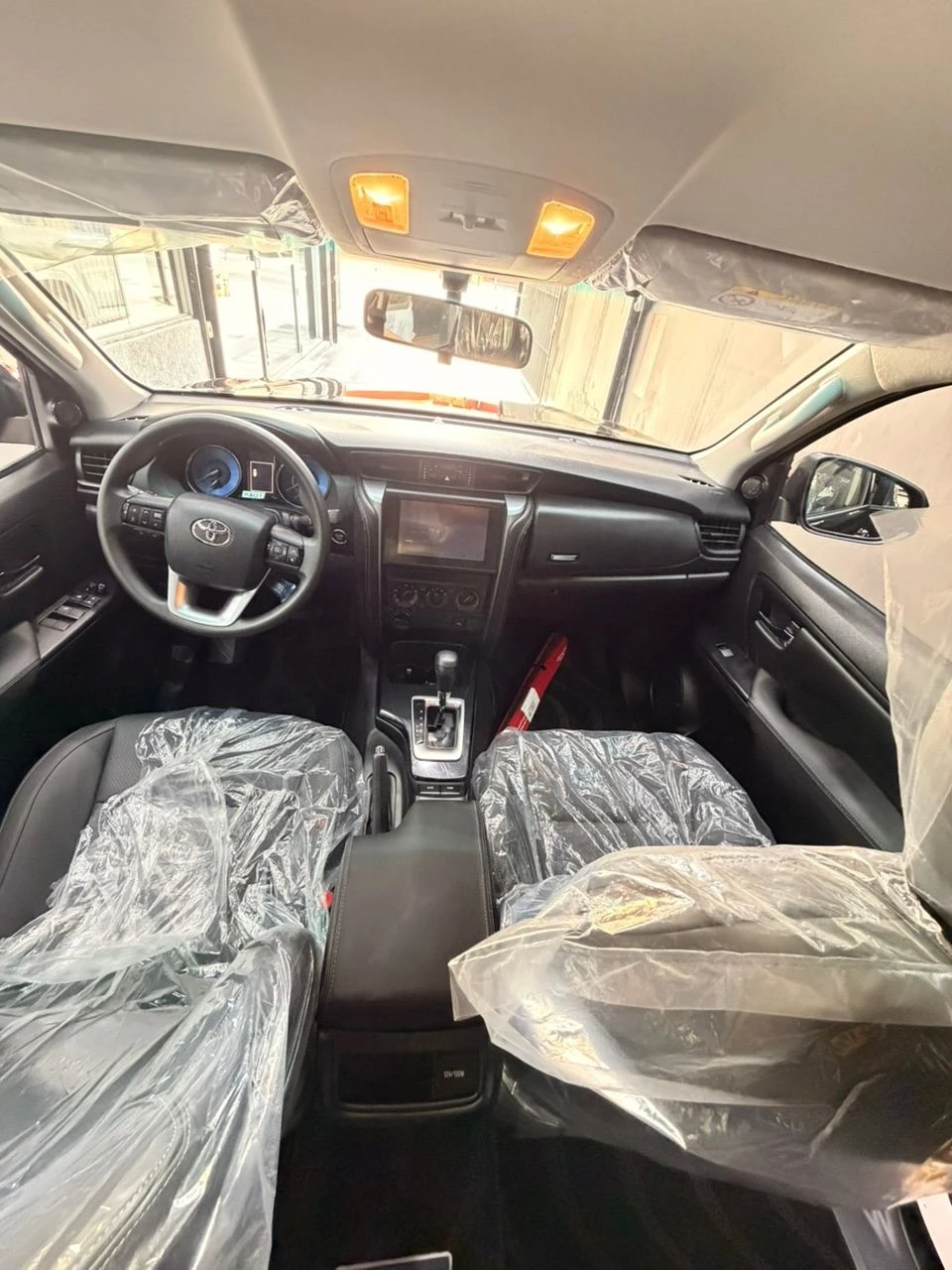 2026 Toyota Fortuner Exr — foto 8