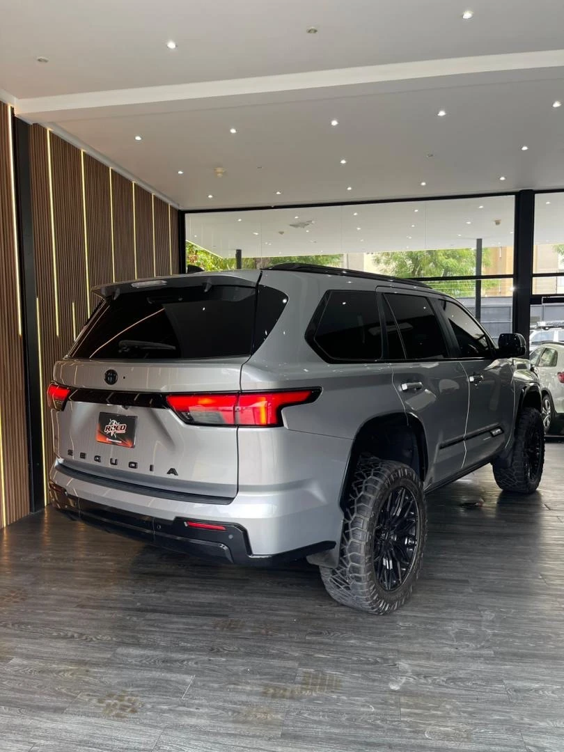 2024 Toyota Sequoia Platinum — foto 3