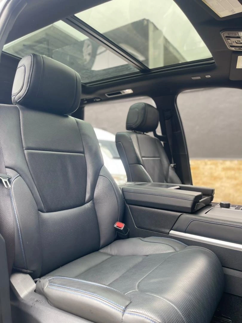 2024 Toyota Sequoia Platinum — foto 10