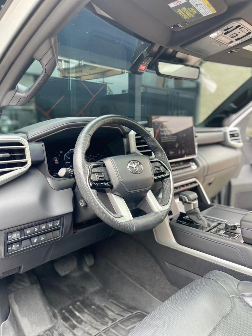 2024 Toyota Sequoia Platinum — foto 18
