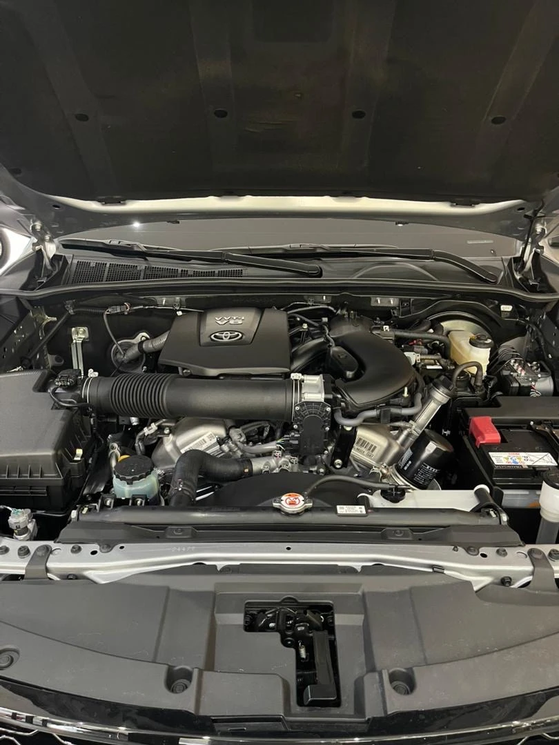 2025 Toyota Fortuner GR — foto 13