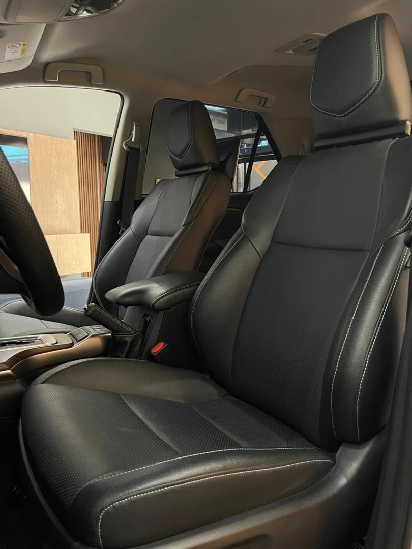 2025 Toyota Fortuner GR — foto 10