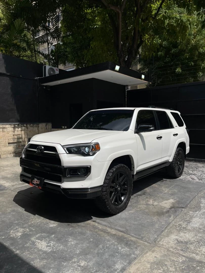 2019 Toyota 4Runner Nightshade — foto 2