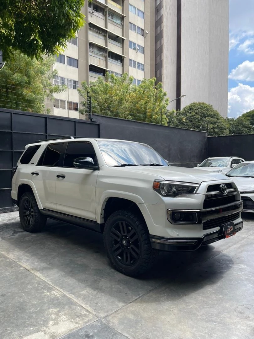 2019 Toyota 4Runner Nightshade — foto 3