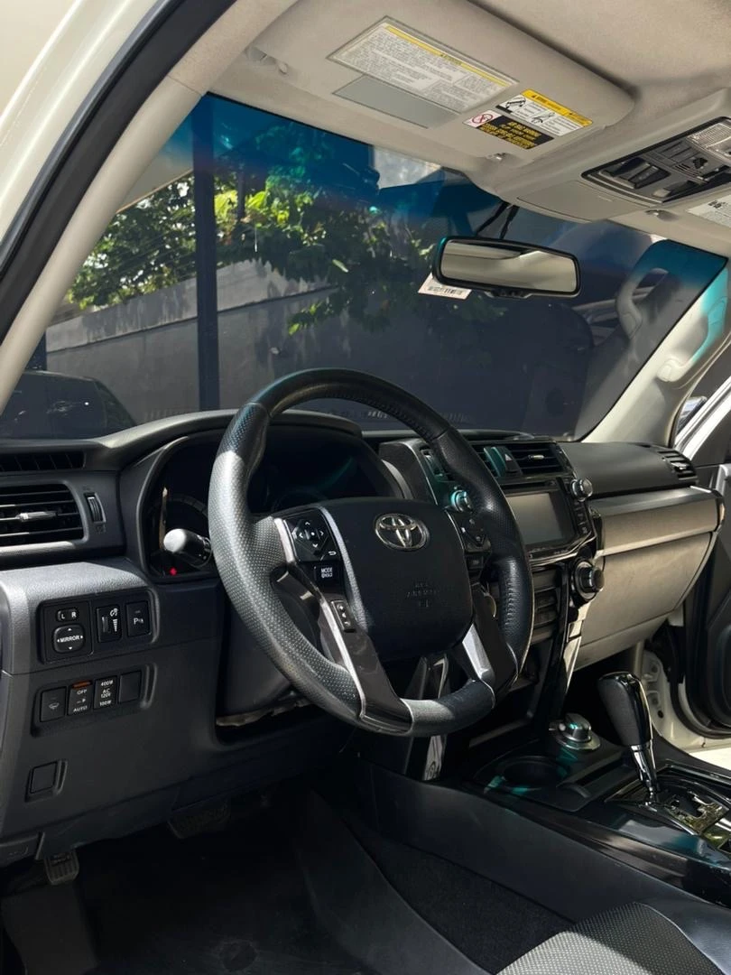 2019 Toyota 4Runner Nightshade — foto 9