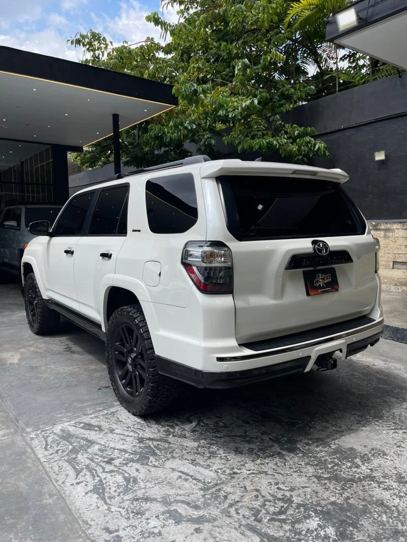 2019 Toyota 4Runner Nightshade — foto 17