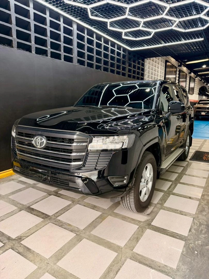 2025 Toyota Land Cruiser 300 — foto 12