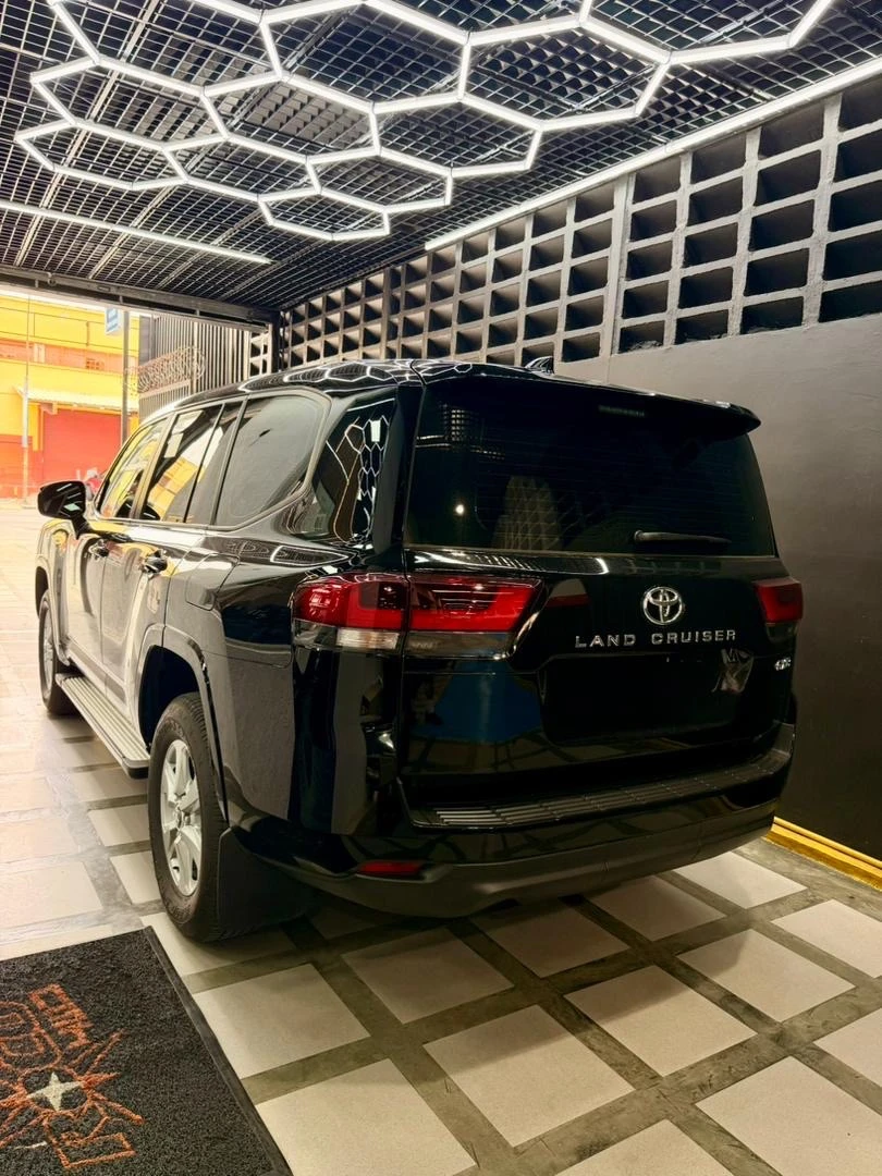 2025 Toyota Land Cruiser 300 — foto 15