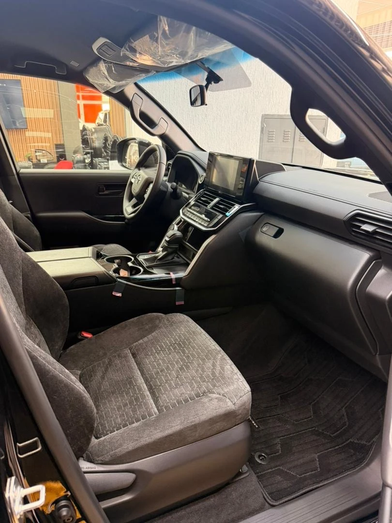 2025 Toyota Land Cruiser 300 — foto 18