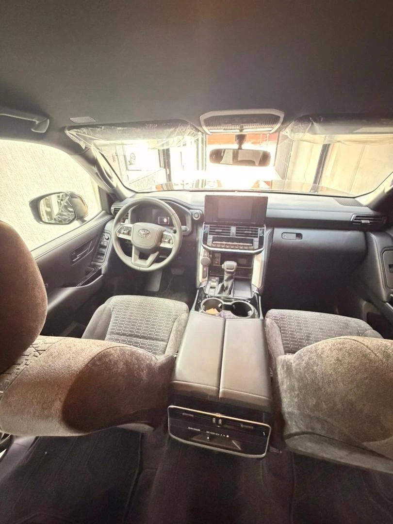 2025 Toyota Land Cruiser 300 — foto 20