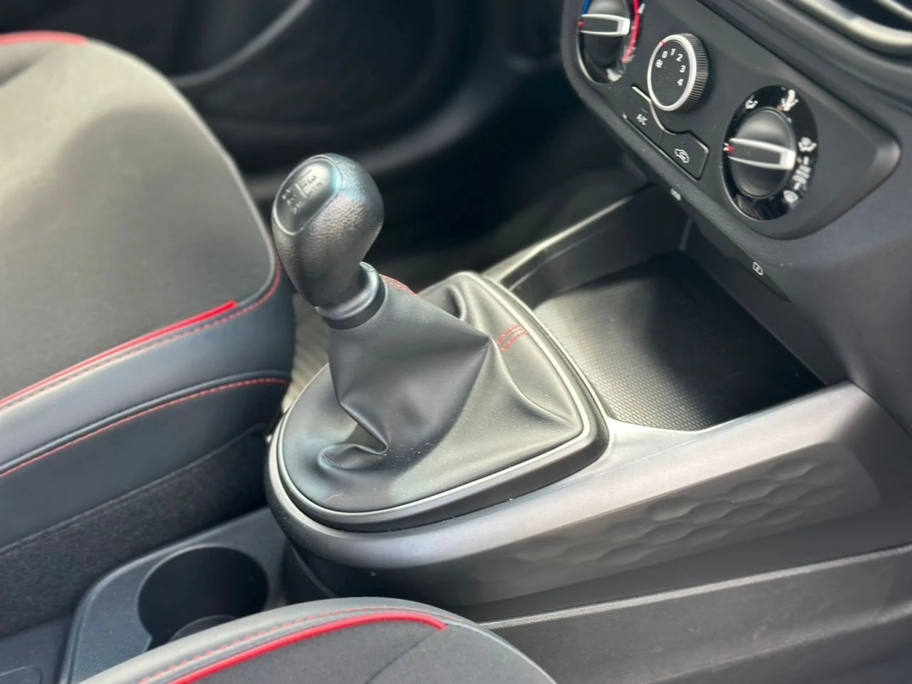 2026 Hyundai Grand i10 — foto 3