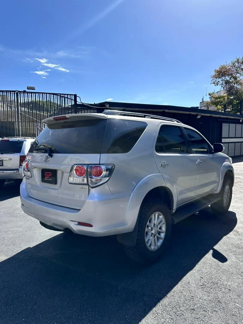 2018 Toyota Fortuner 4x4 2018 — foto 3