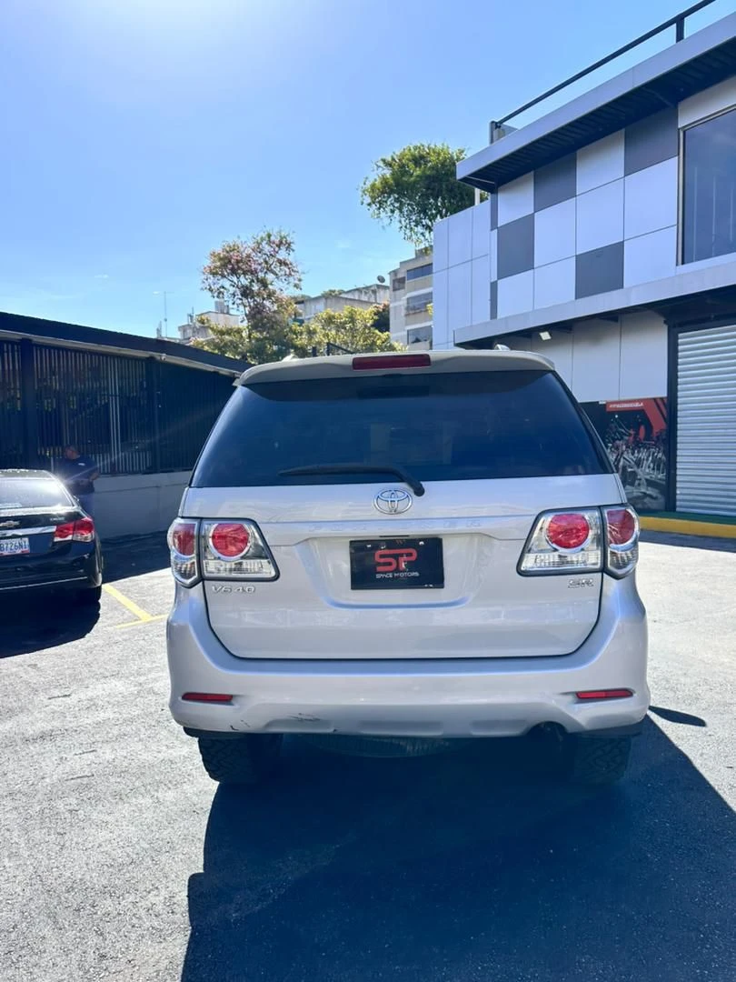 2018 Toyota Fortuner 4x4 2018 — foto 4