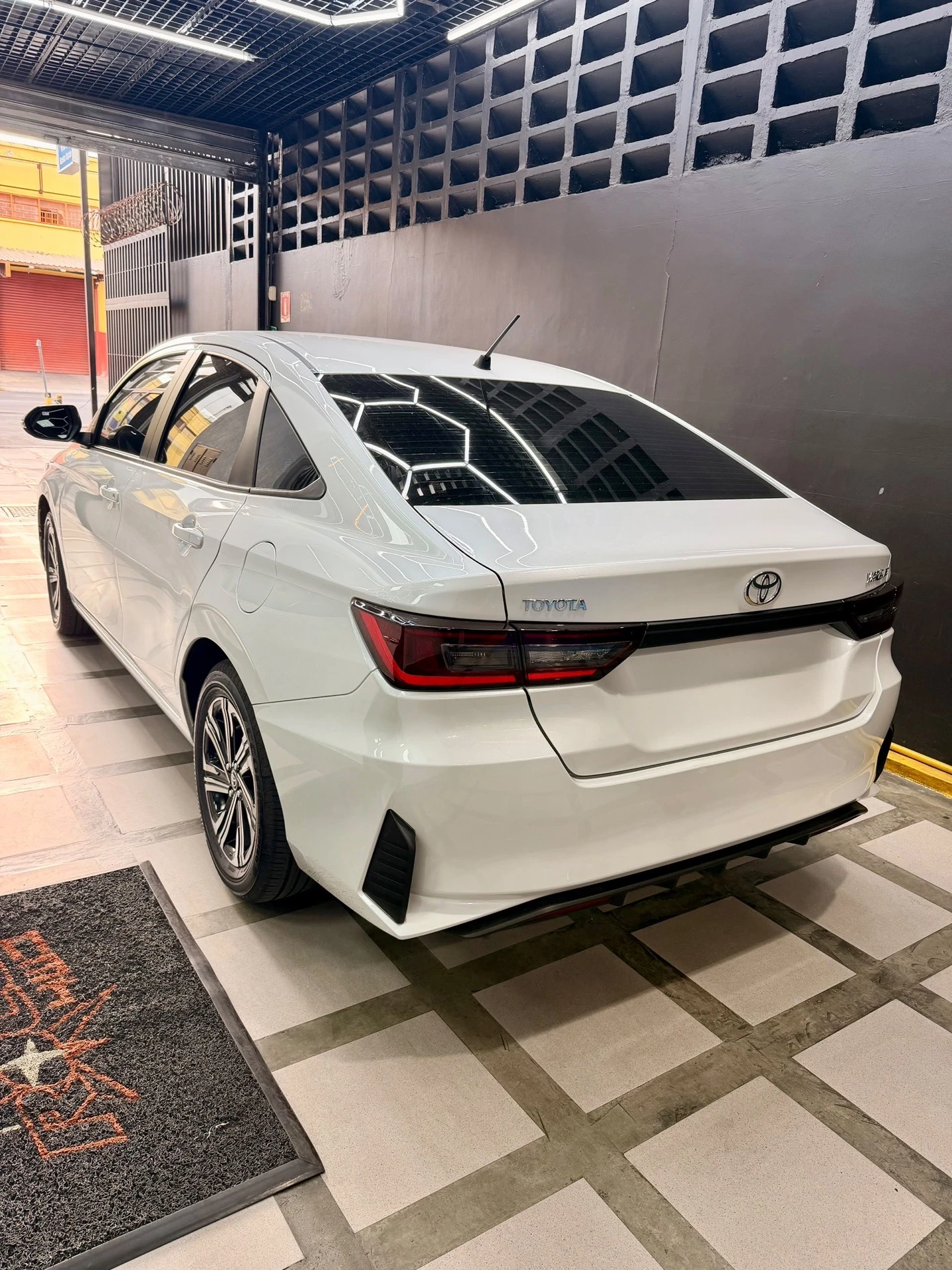 2026 Toyota Yaris E — foto 4