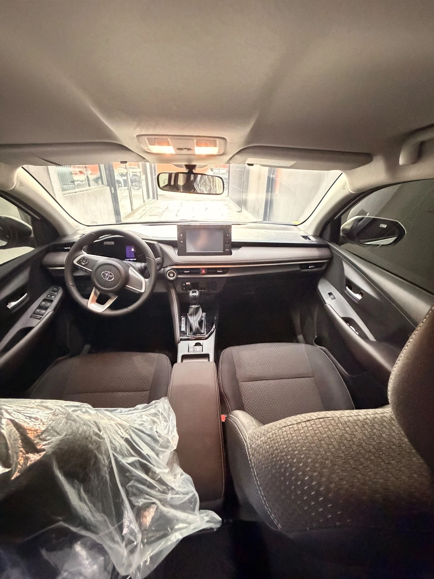 2026 Toyota Yaris E — foto 19