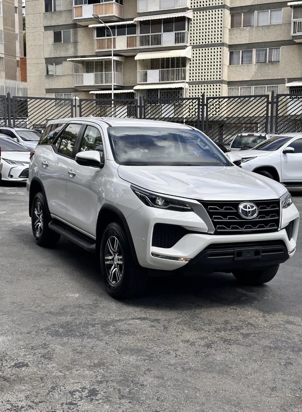 2025 Toyota Fortuner 2.7 — foto 2