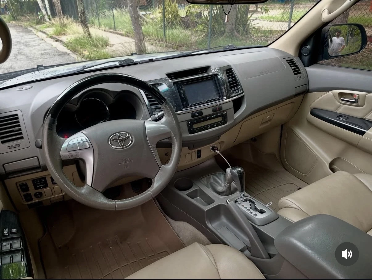 2013 Toyota Fortuner — foto 6