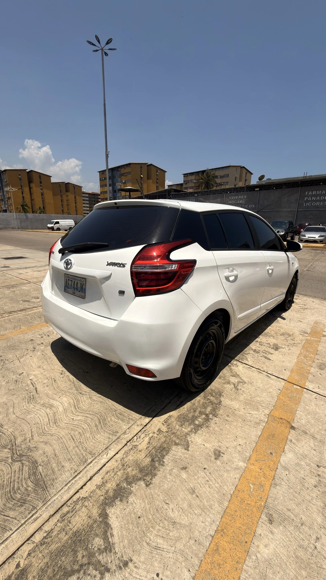 2016 Toyota Yaris Hatchback — foto 4