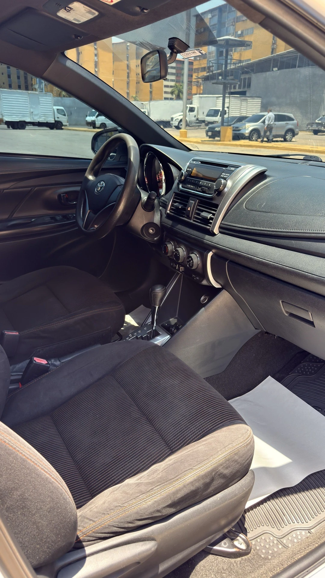 2016 Toyota Yaris Hatchback — foto 10