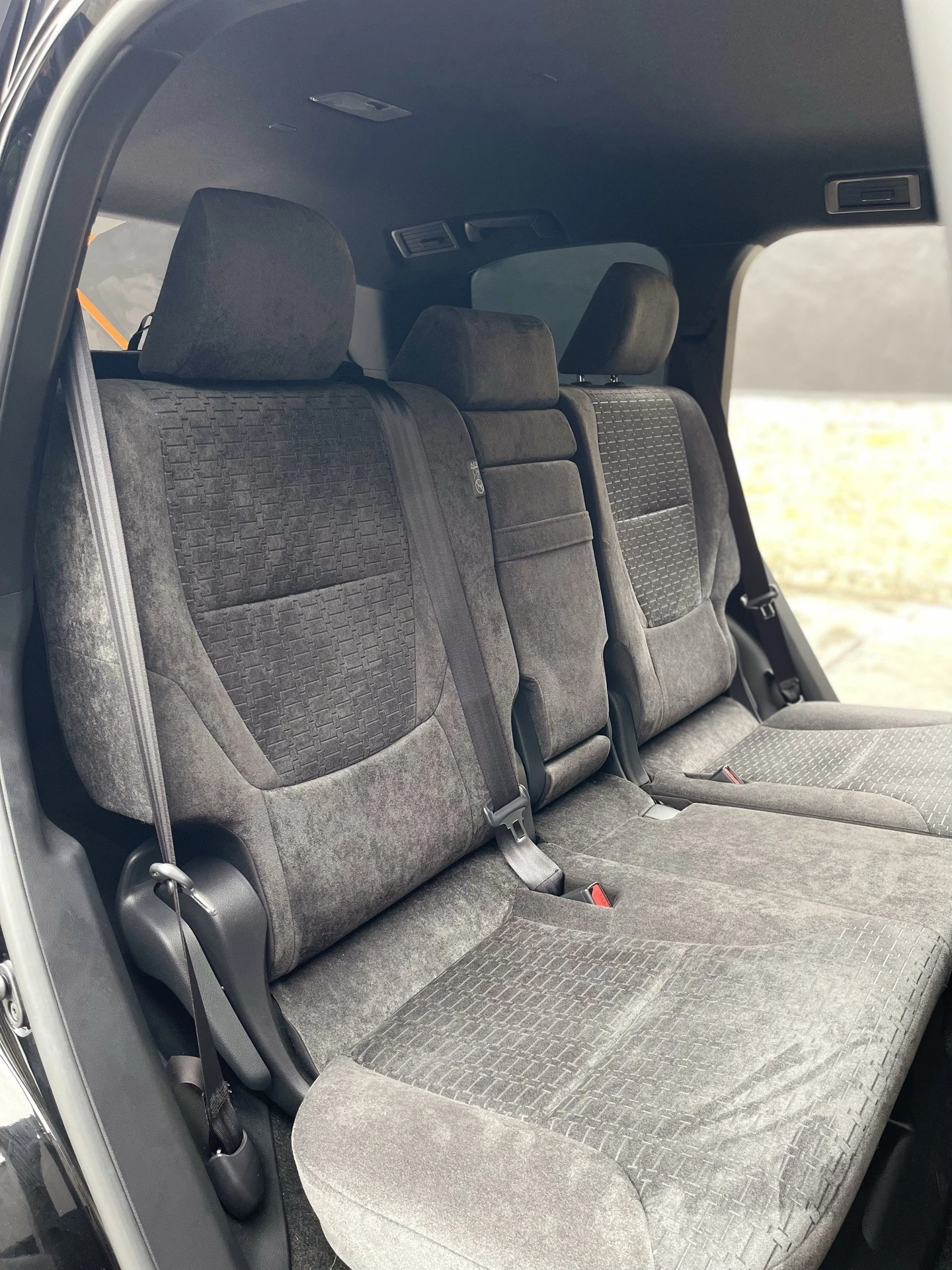 2025 Toyota Land Cruiser 300 GXR — foto 6