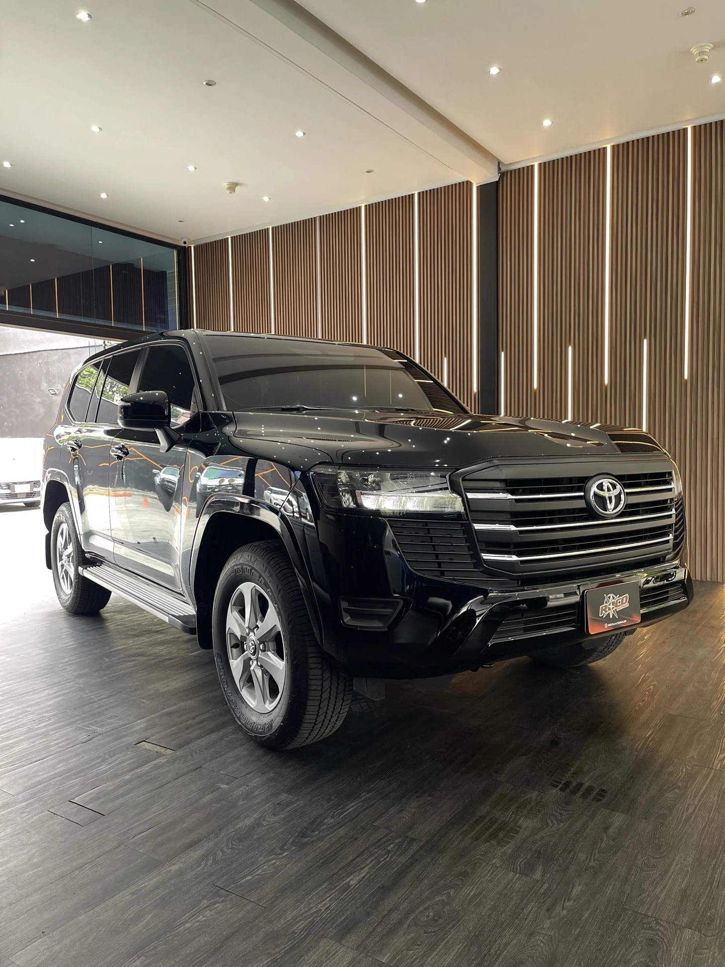 2025 Toyota Land Cruiser 300 GXR — foto 9