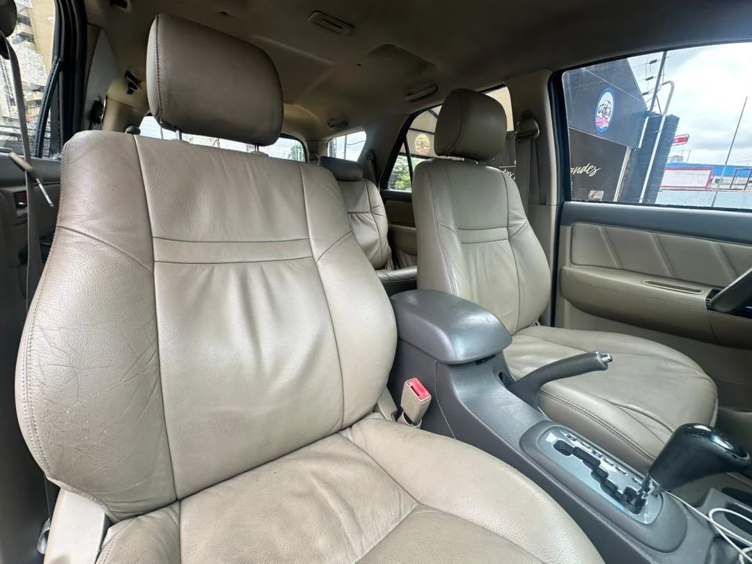 2013 Toyota Fortuner Sr — foto 4