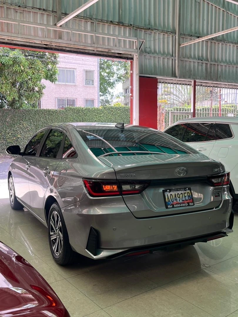 2026 Toyota Yaris Limited — foto 2
