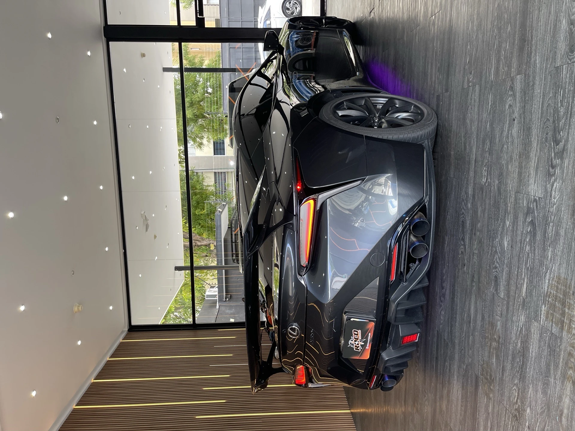 2018 Lexus LC 500 Solo 2 en el país — photo 4