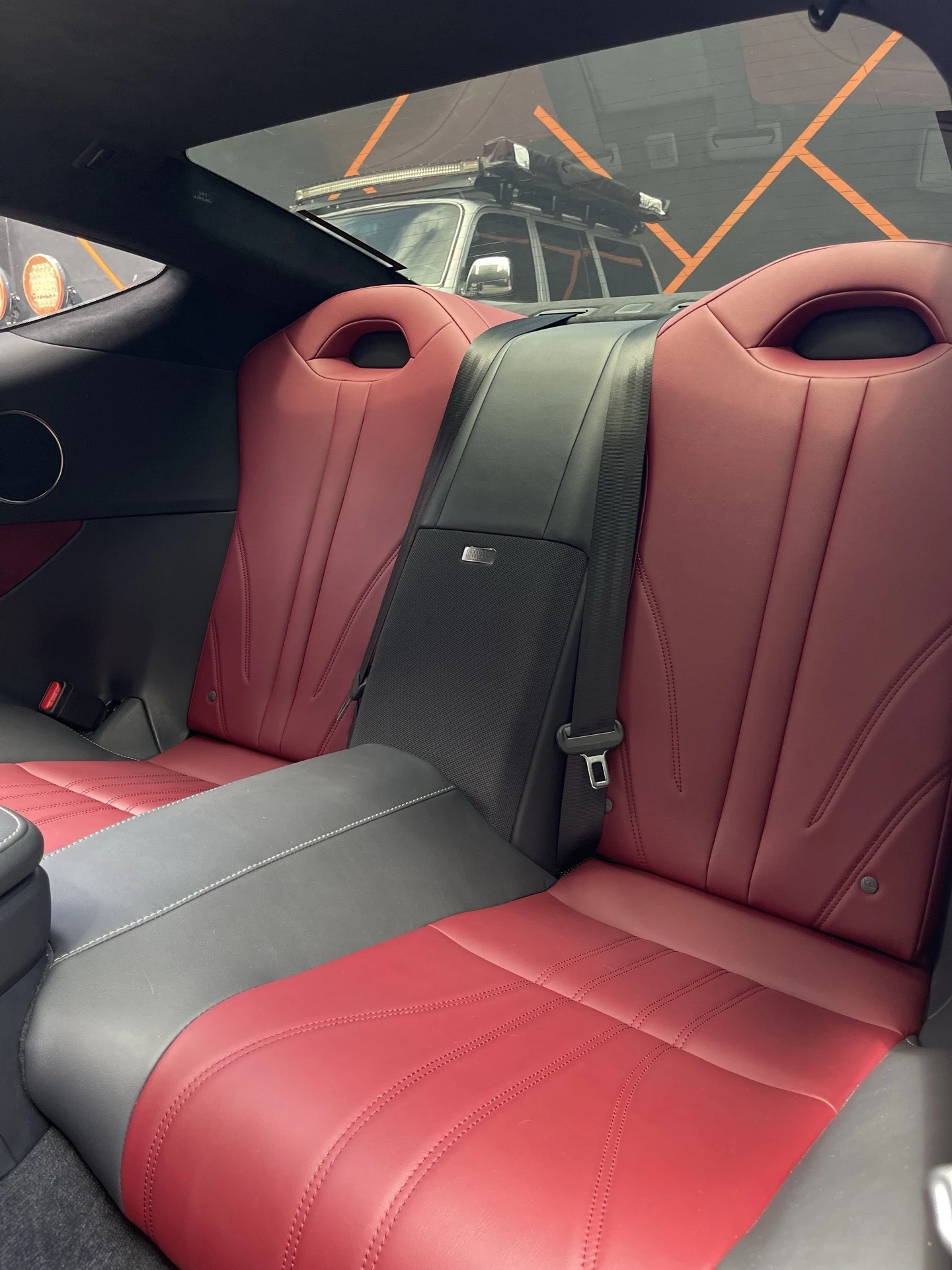2018 Lexus LC 500 Solo 2 en el país — photo 9