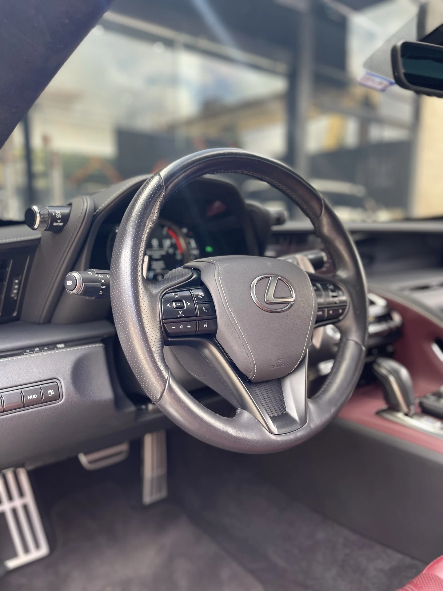 2018 Lexus LC 500 Solo 2 en el país — photo 12