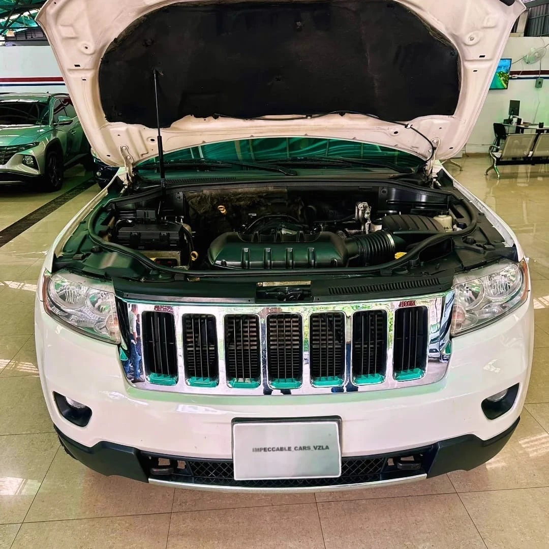 2012 Jeep Grand Cherokee Limited — foto 2