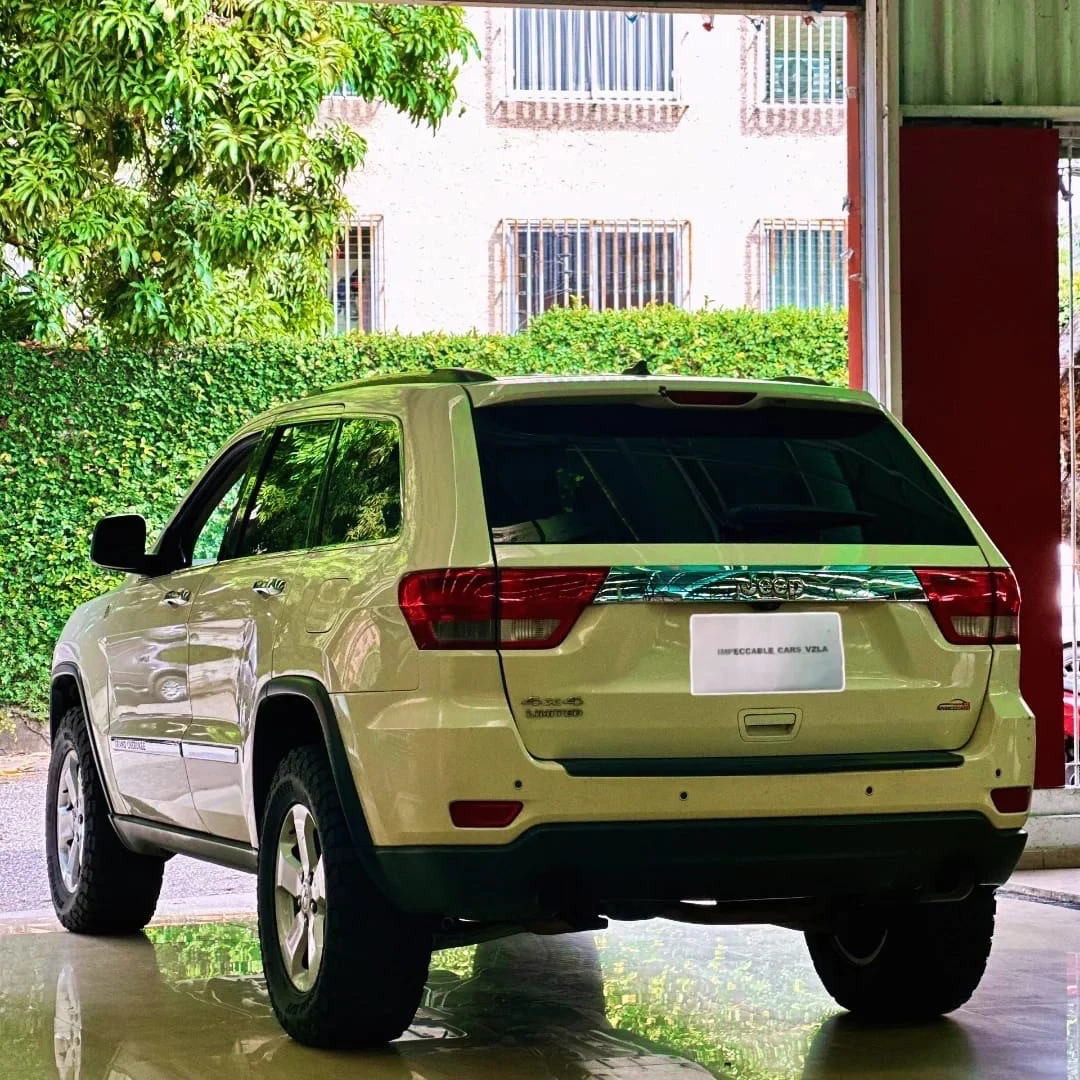 2012 Jeep Grand Cherokee Limited — foto 13