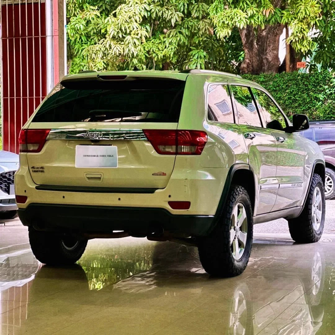 2012 Jeep Grand Cherokee Limited — foto 14