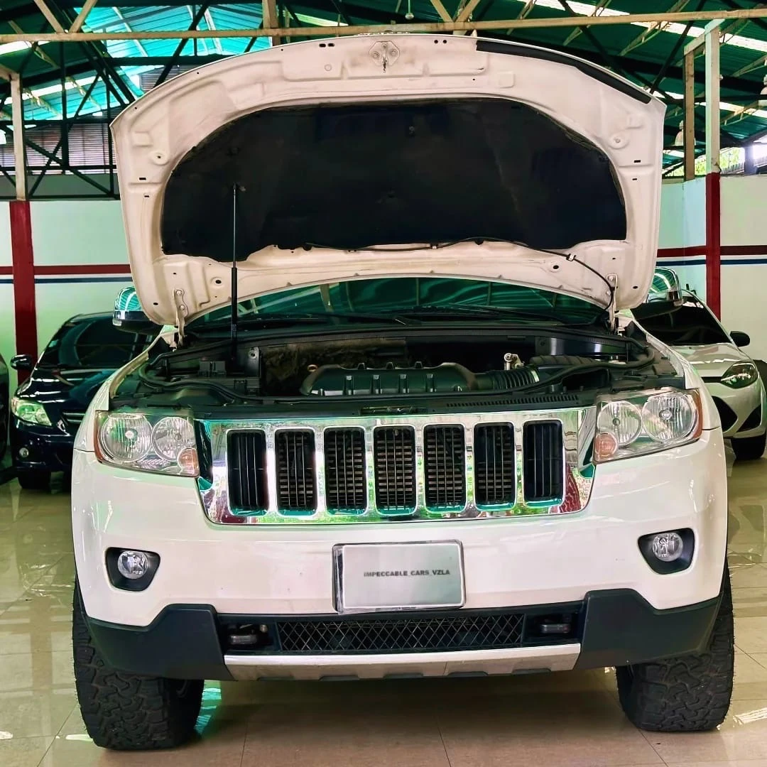 2012 Jeep Grand Cherokee Limited — foto 16