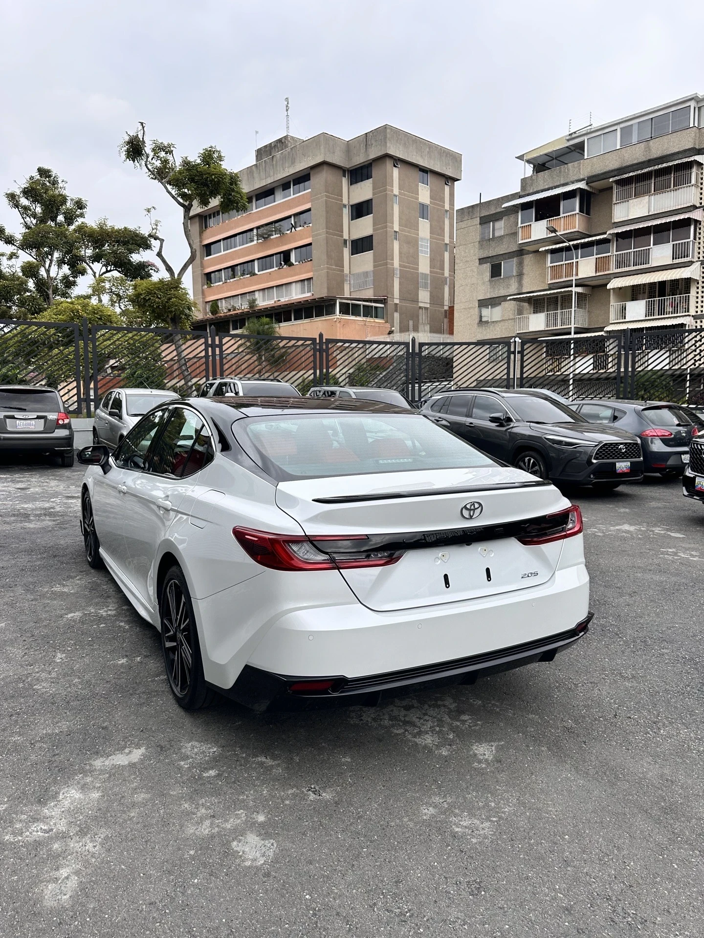 2025 Toyota Camry Sport — foto 9