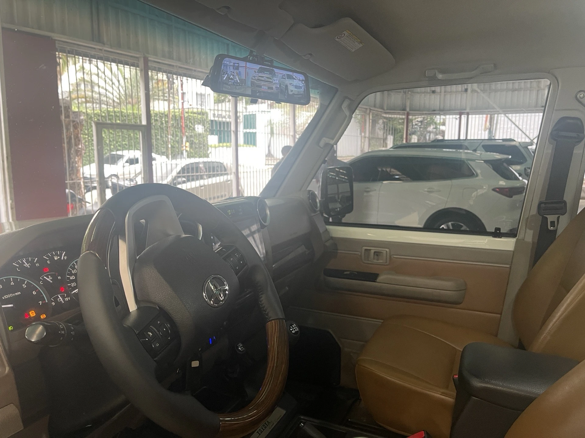 2022 Toyota Land Cruiser S76 70 Aniversario — foto 2