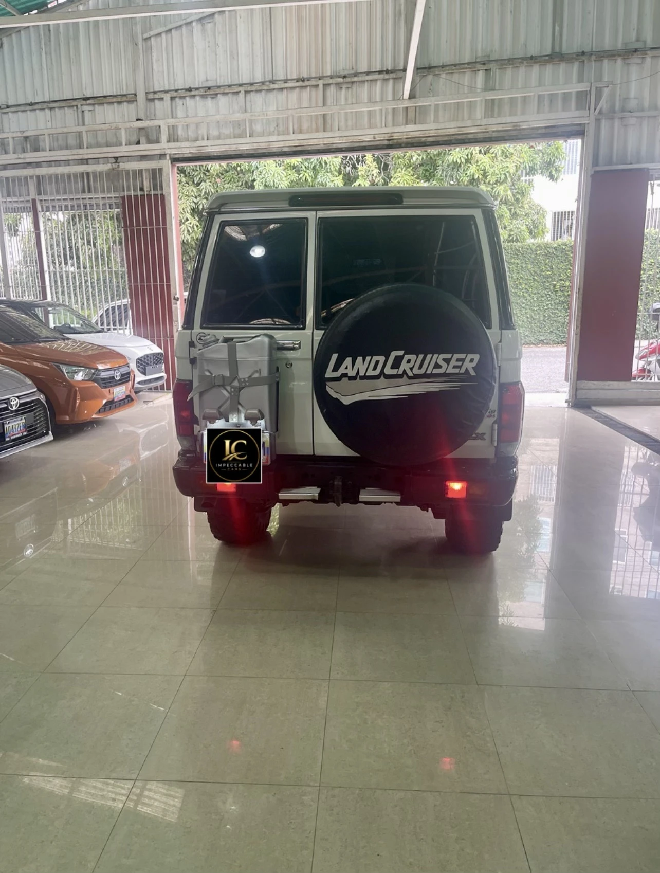 2022 Toyota Land Cruiser S76 70 Aniversario — foto 8