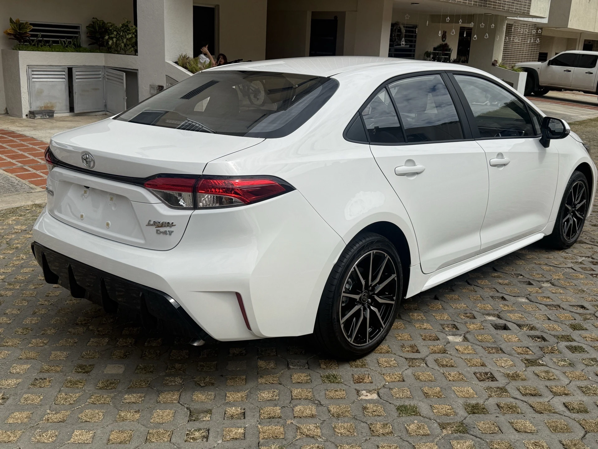 2025 Toyota Corolla Sport — foto 4