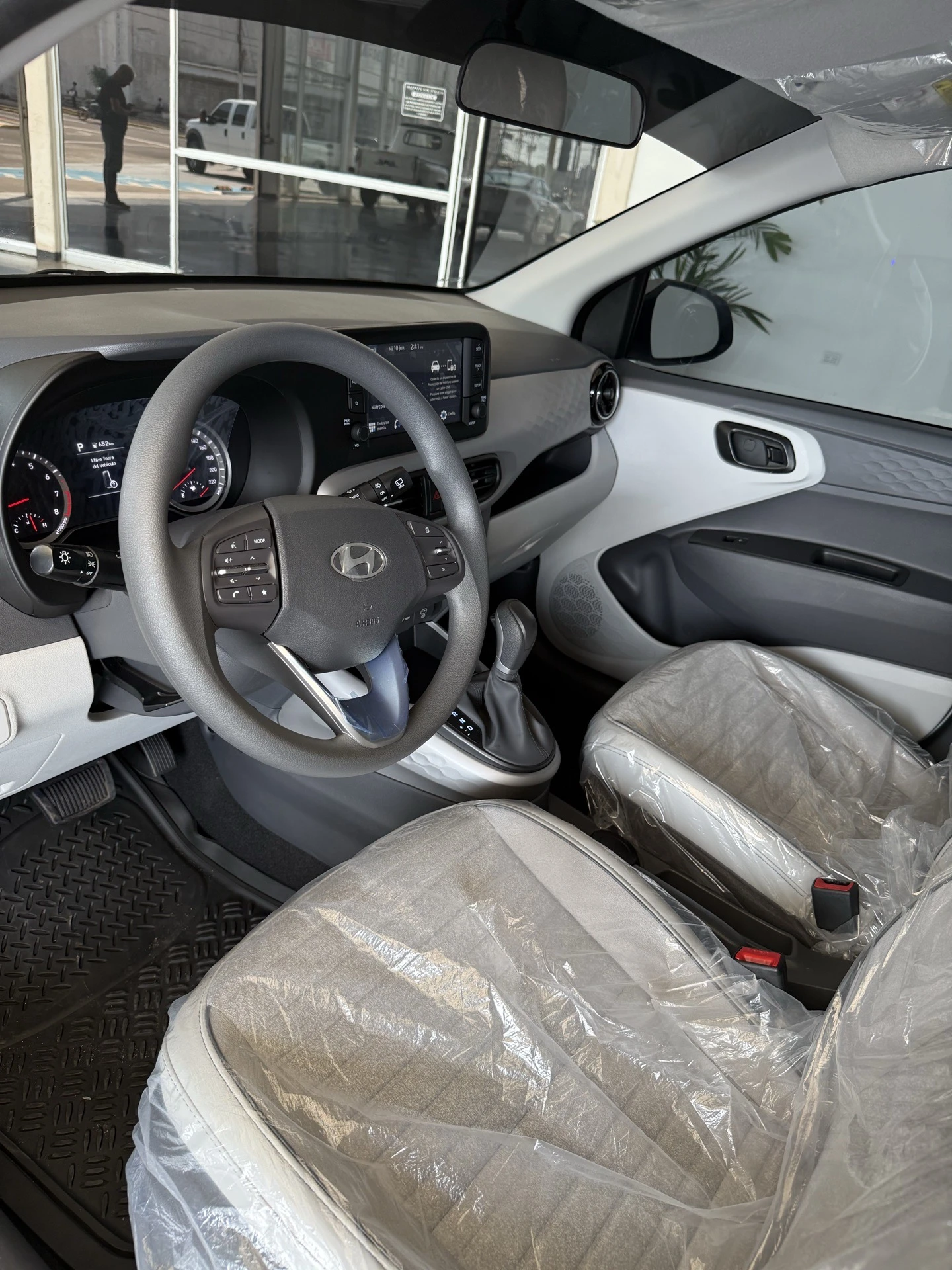 2026 Hyundai Grand i10 GLS — foto 6