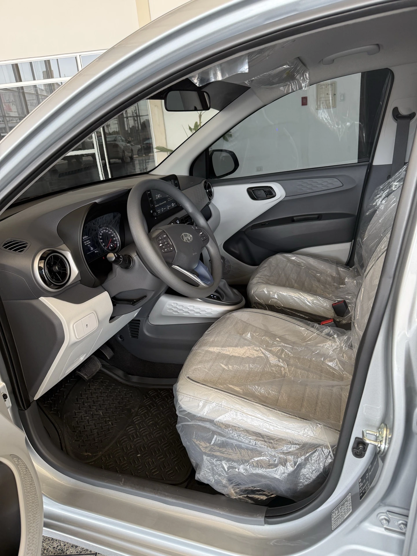 2026 Hyundai Grand i10 GLS — foto 10