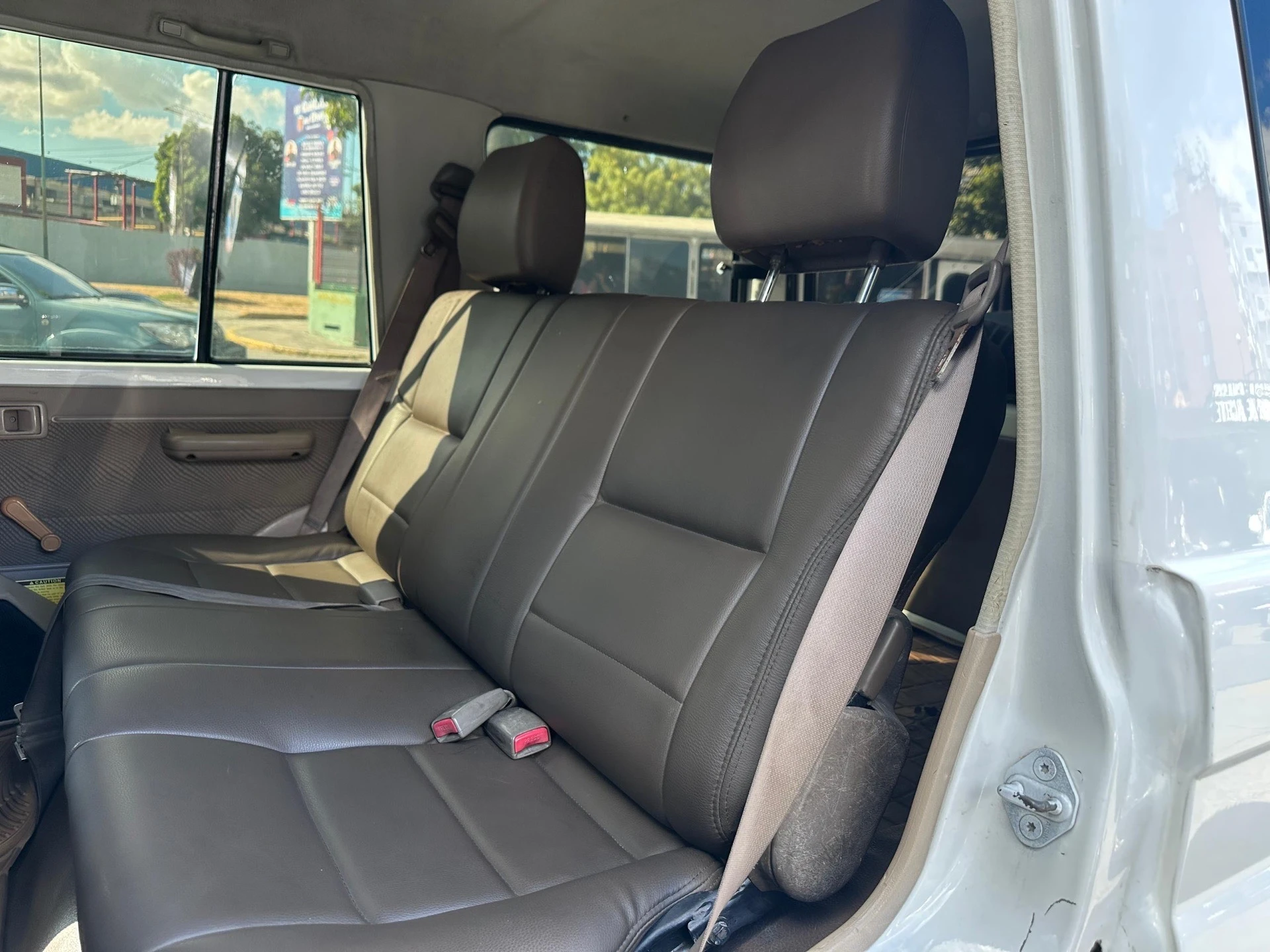 2012 Toyota Macho LX — foto 3