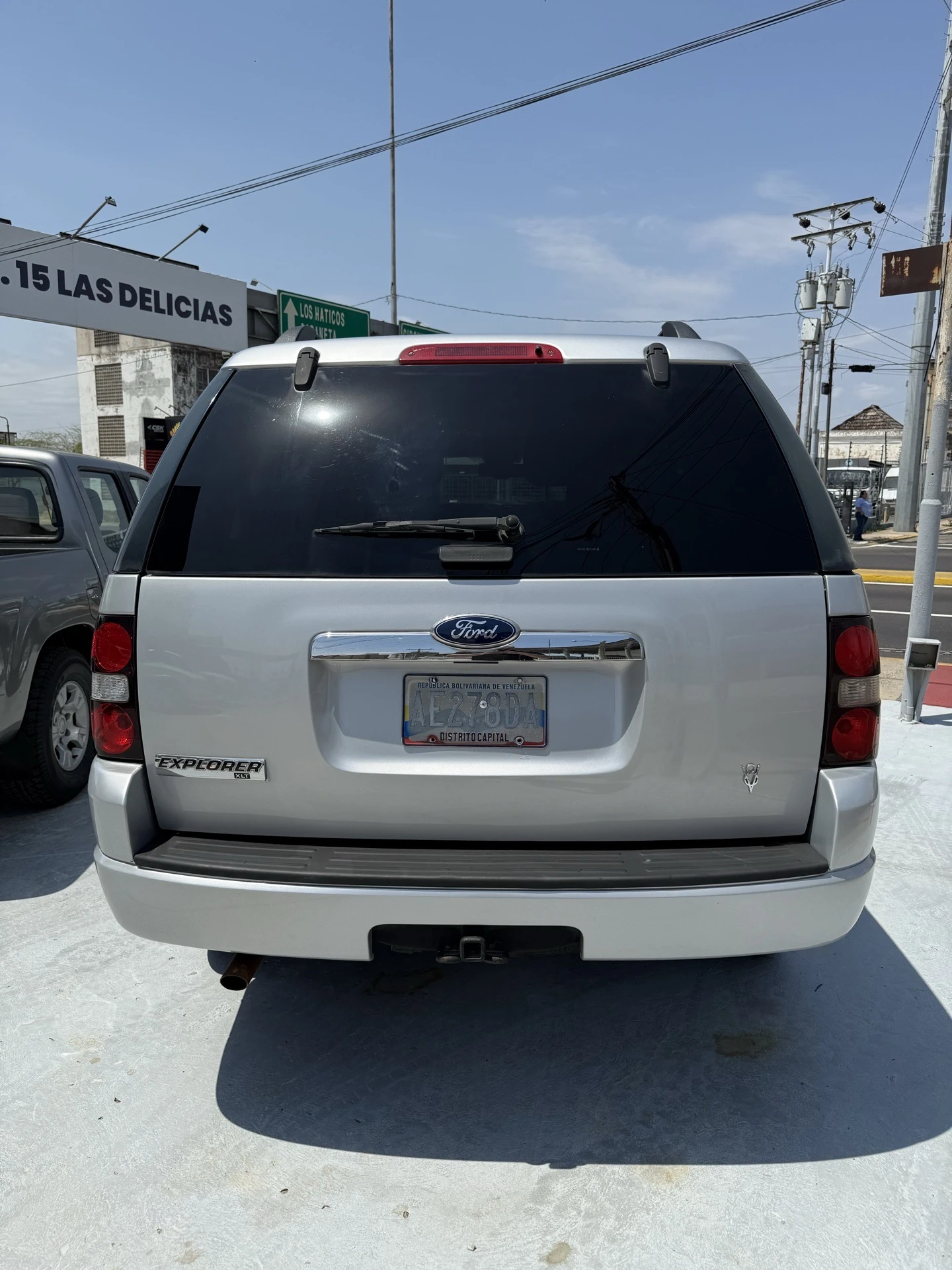 2011 Ford Explorer XLT — foto 3