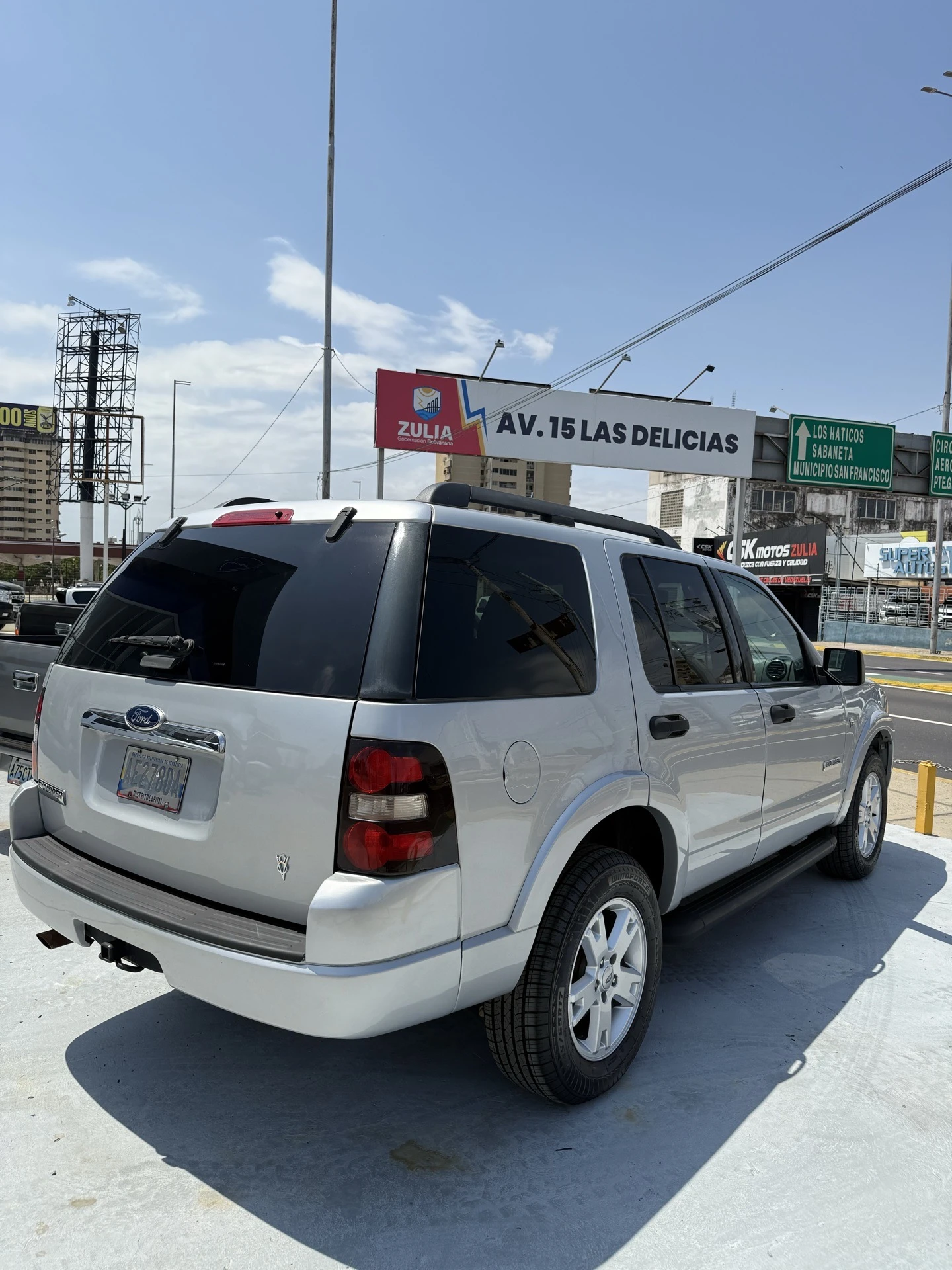 2011 Ford Explorer XLT — foto 4