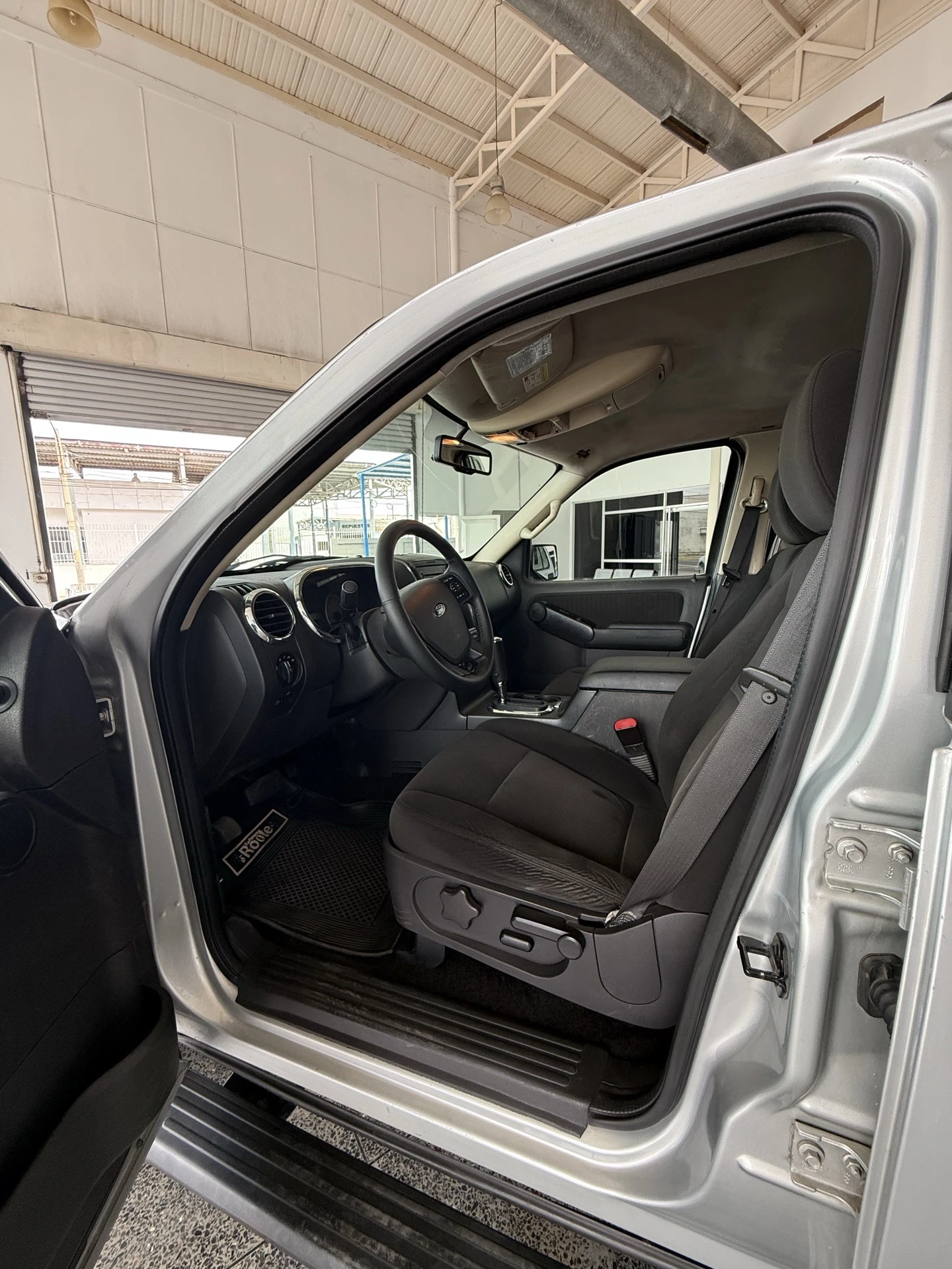 2011 Ford Explorer XLT — foto 6