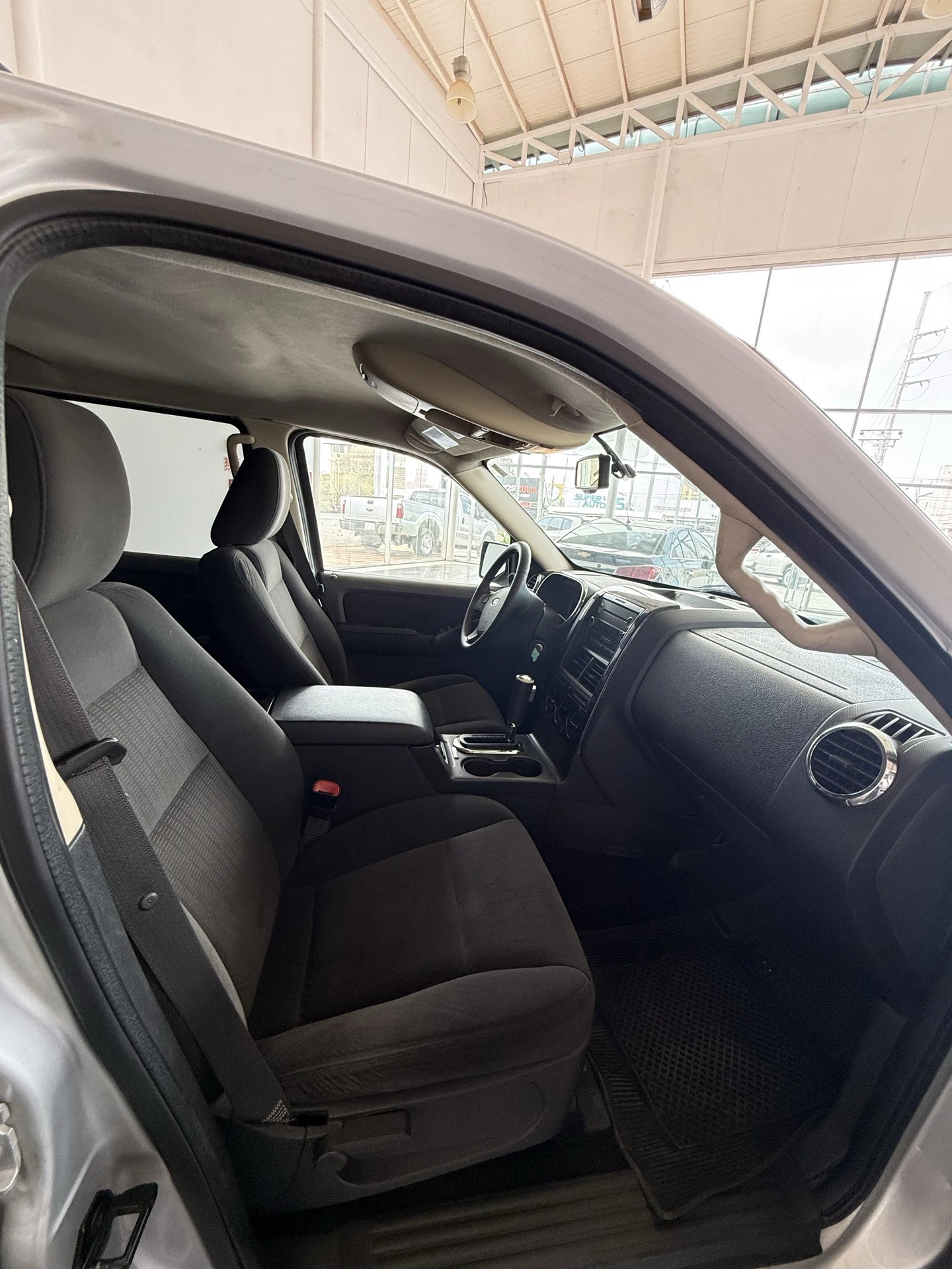 2011 Ford Explorer XLT — foto 10