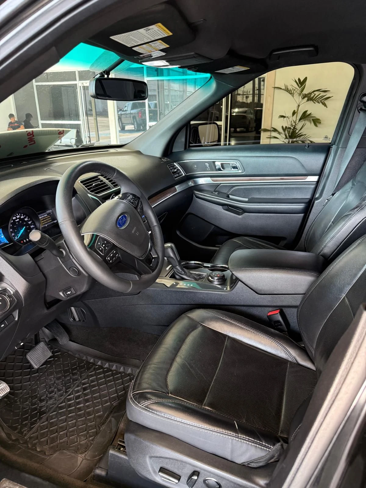 2016 Ford Explorer Limited — foto 6