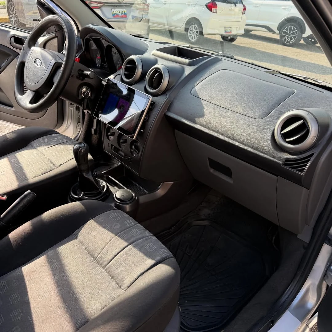 2013 Ford Fiesta Move — foto 13