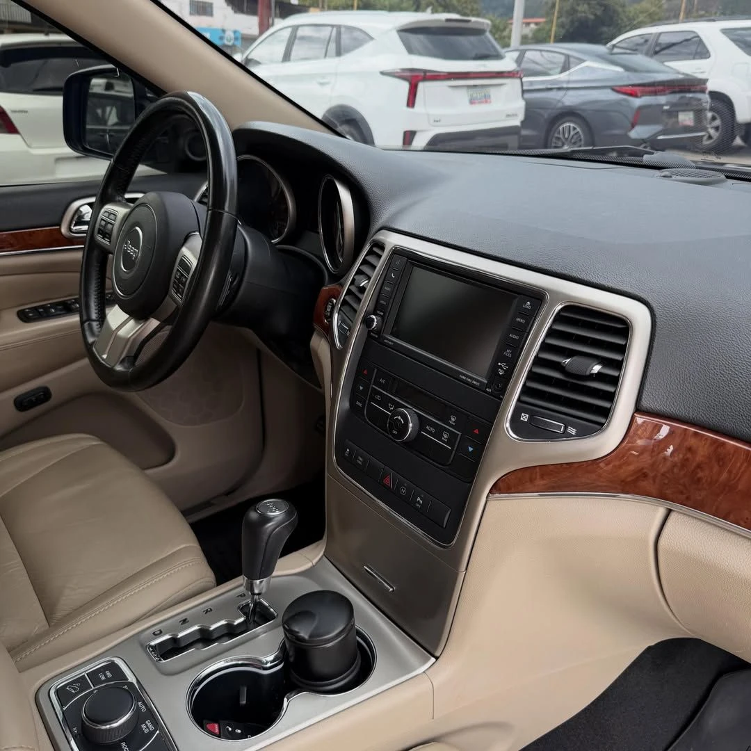 2011 Jeep Grand Cherokee Limited — foto 9
