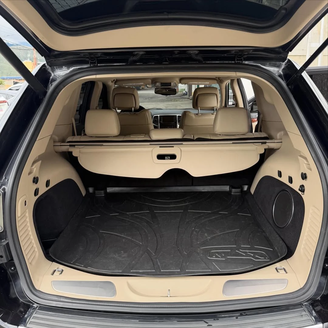 2011 Jeep Grand Cherokee Limited — foto 12